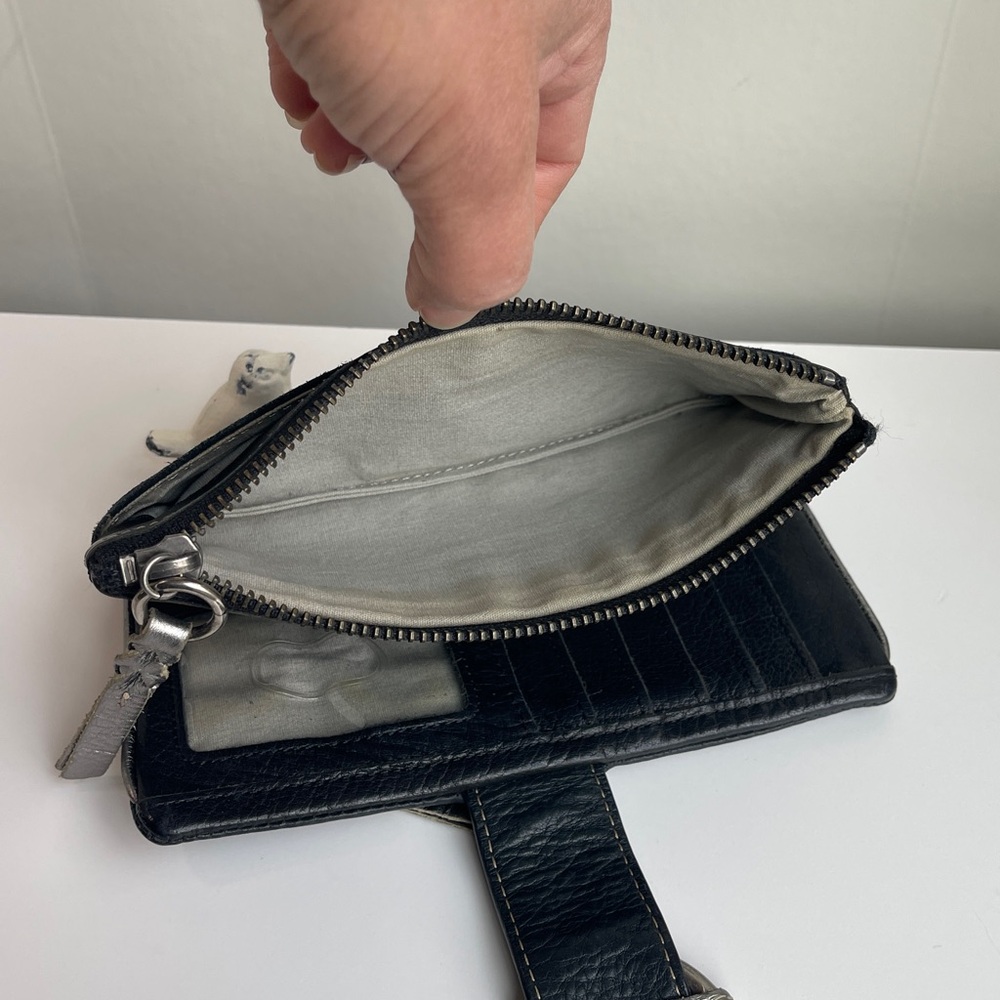 Fossil 🗝️ Genuine Leather Wallet - Picture 11 of 16